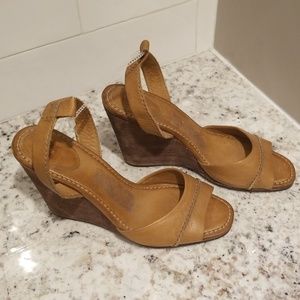 Frye NEW** tan wedge